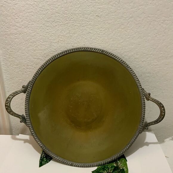 Vintage Silver LB Plated Large round plate with handles 6 lbs 17 inches - Picture 4 of 8